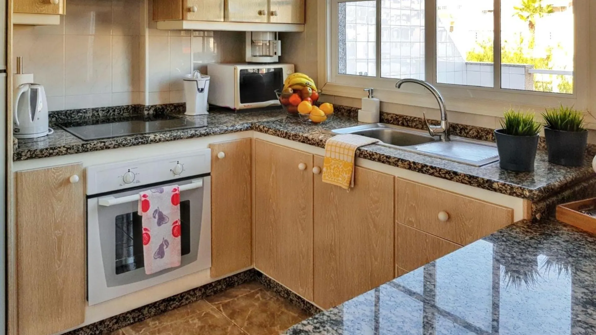 Apartment Coastal Terrace Apartment: 2BR with Wi-Fi near Puerto de Santiago Beach