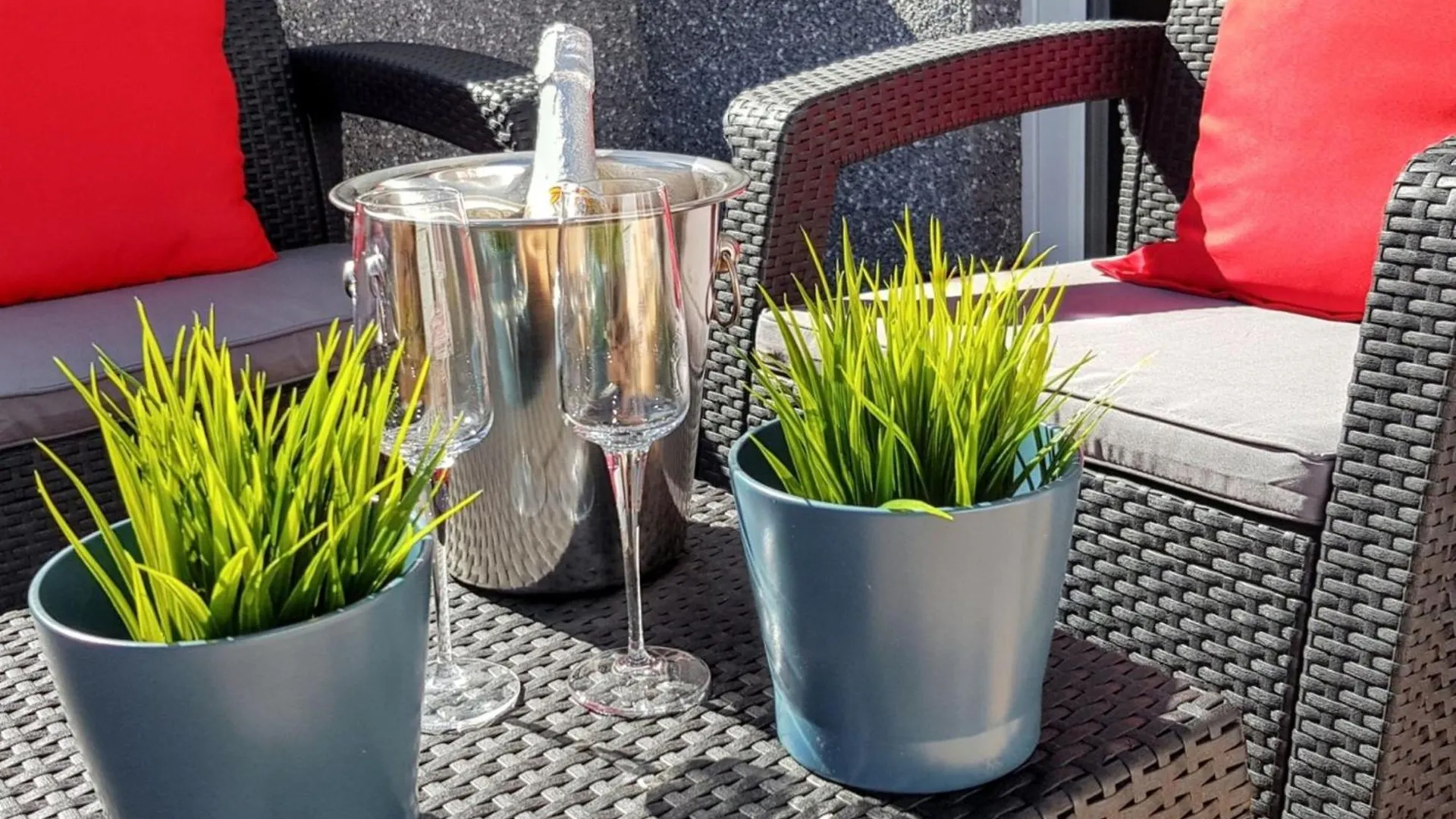 Coastal Terrace Apartment: 2BR with Wi-Fi near Puerto de Santiago Beach 0*, Puerto de Santiago (Tenerife)