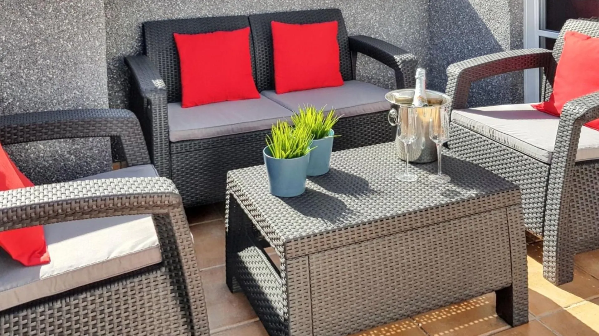 Coastal Terrace Apartment: 2BR with Wi-Fi near Puerto de Santiago Beach Apartment Puerto de Santiago (Tenerife)