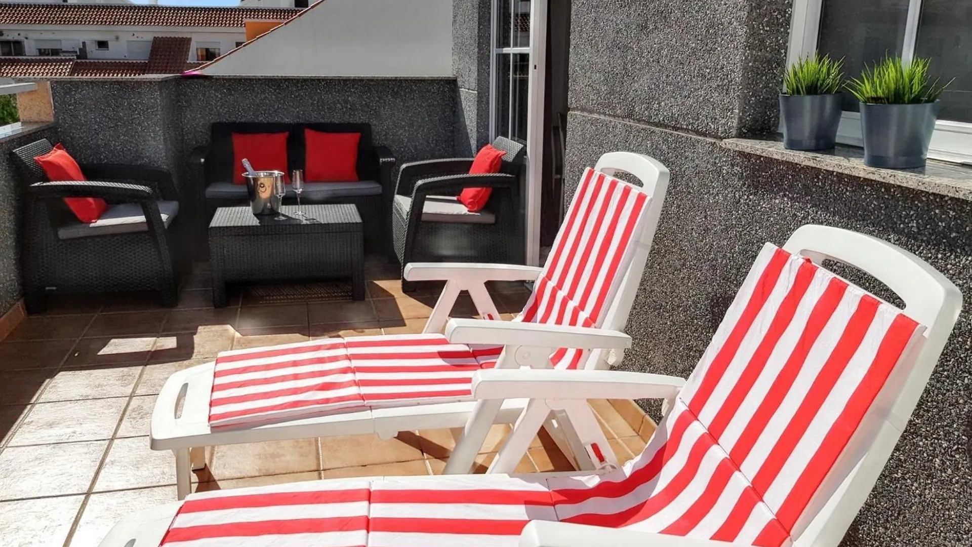 Coastal Terrace Apartment: 2BR with Wi-Fi near Puerto de Santiago Beach